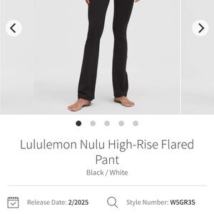 Lululemon Nulu High-Rise Flared Pant
Black / White – Size 10